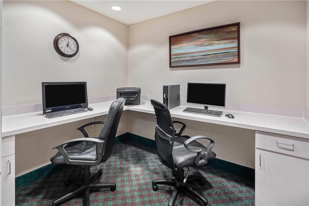 La Quinta Inn and Suites Fort Myers I 75 - photo 37