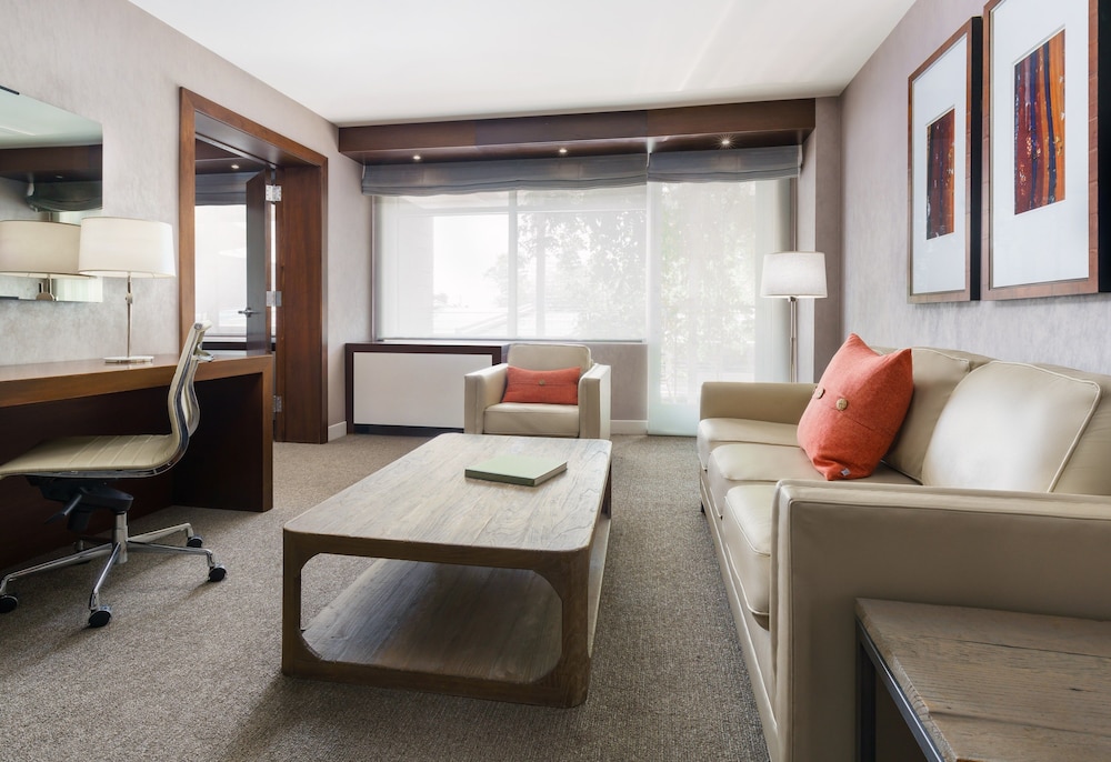 J House Greenwich - photo 5