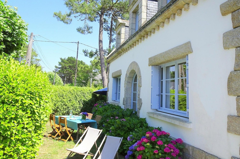 Holiday Home in Carnac Near Sandy Beach — 4-Star Luxury Hotel in Carnac, France