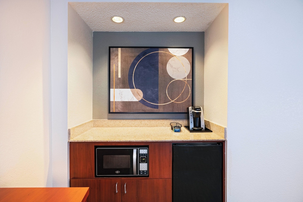 Courtyard by Marriott Medical Center San Antonio - photo 9