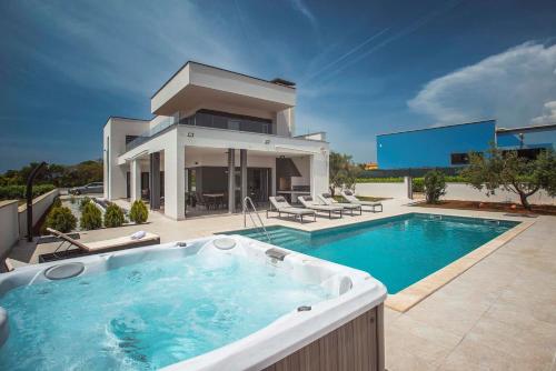 Villa Una — 4-Star Luxury Hotel in Pula, Croatia