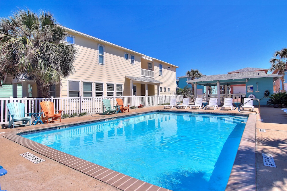 No Shoes No Shirt No Problem by Silver Sands Vacation Rentals — 4-Star Luxury Hotel in Port Aransas, United States