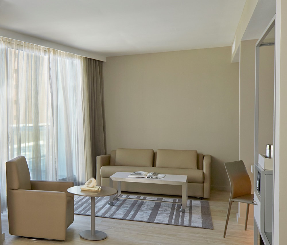 AC Hotel by Marriott Miami Beach - photo 23