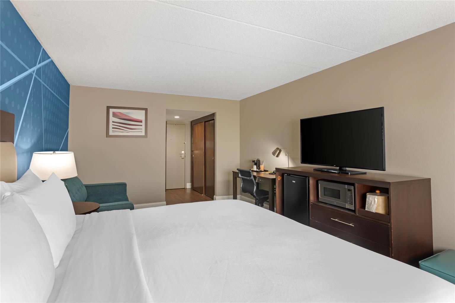 Comfort Inn & Suites Pottstown Eastern Gateway - photo 31