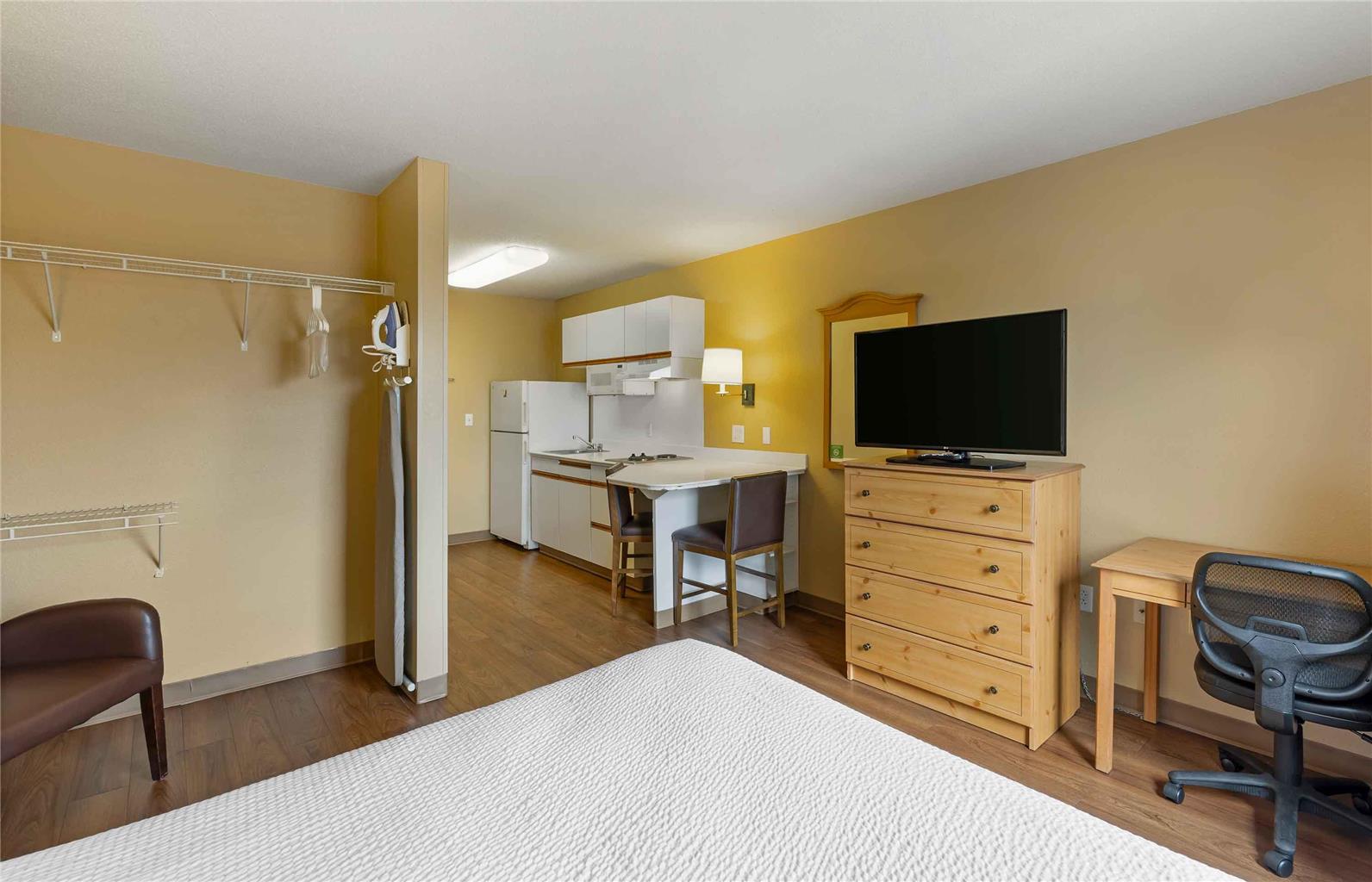Extended Stay America Suites St Louis Westport Central - photo 13
