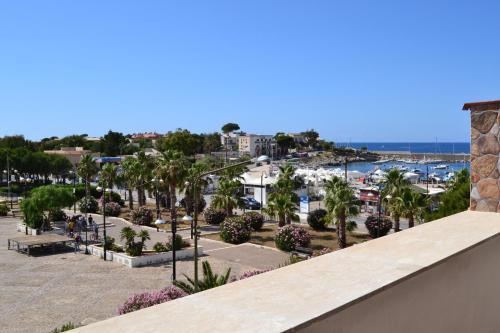 Casa Vacanze Laura — 4-Star Luxury Hotel in Isola Delle Femmine, Italy
