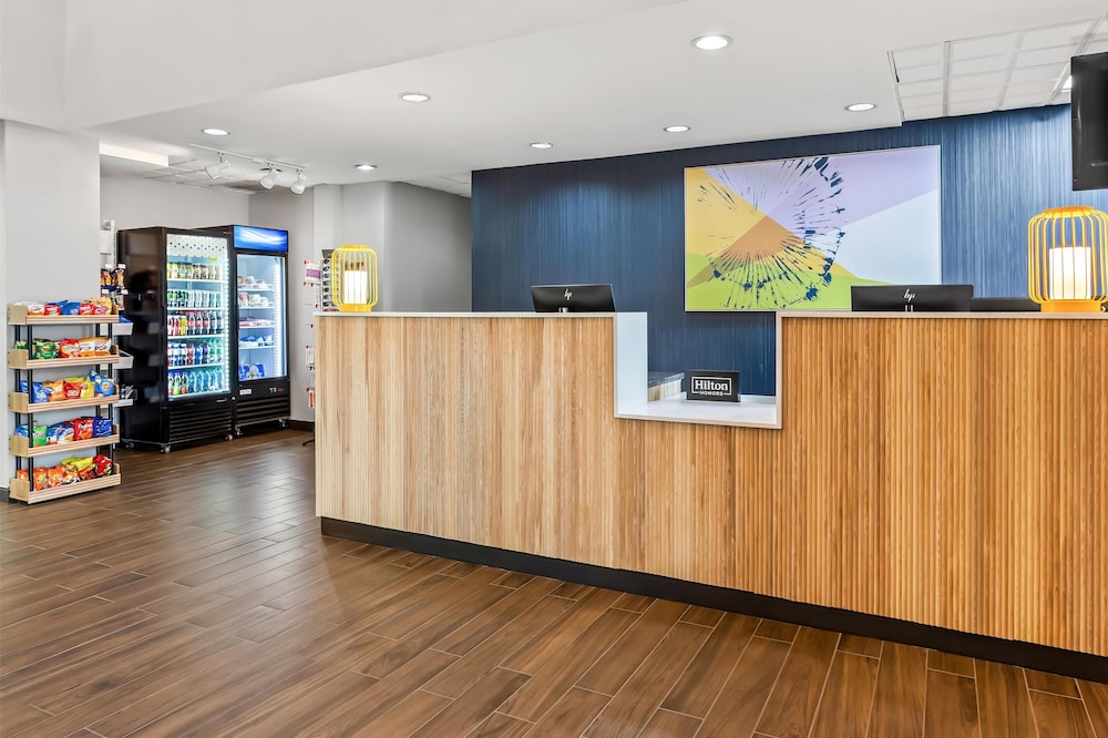 Spark by Hilton Oak Forest - photo 9