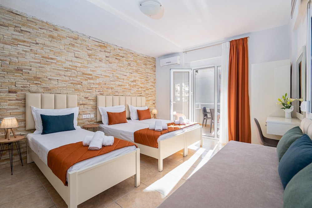 Angela Rooms in Leptokarya, Greece