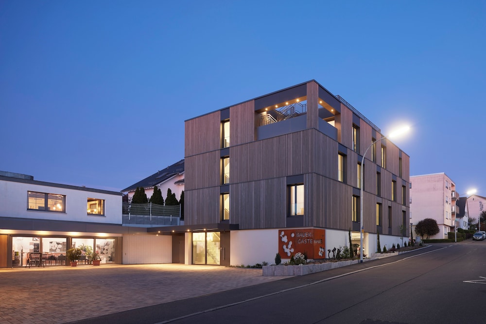 Gästehaus Bauer Schlafen auf dem Weingut — 4-Star Luxury Hotel in Heilbronn, Germany