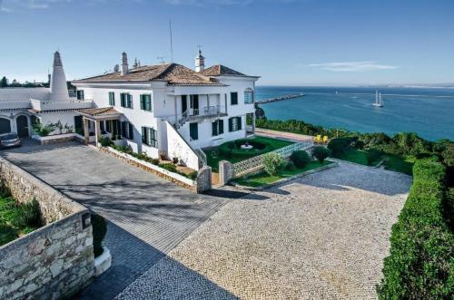 Villa Portimao View — 4-Star Luxury Hotel in Ferragudo, Portugal