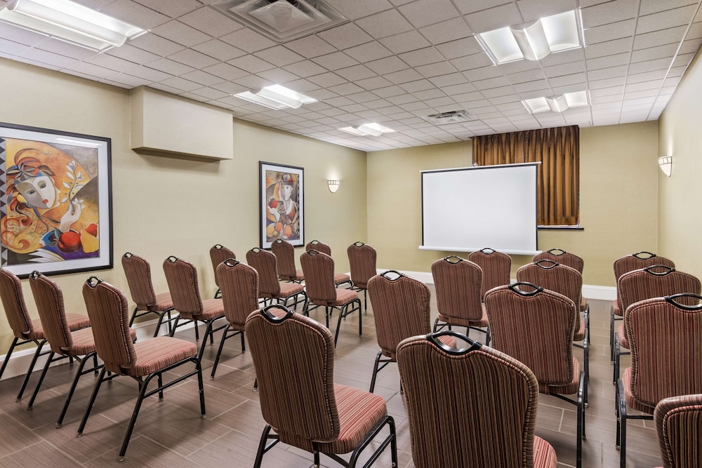 Hampton Inn Danbury - photo 28