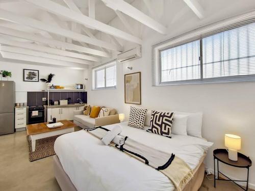 Stylish Studio 600m to the Promenade