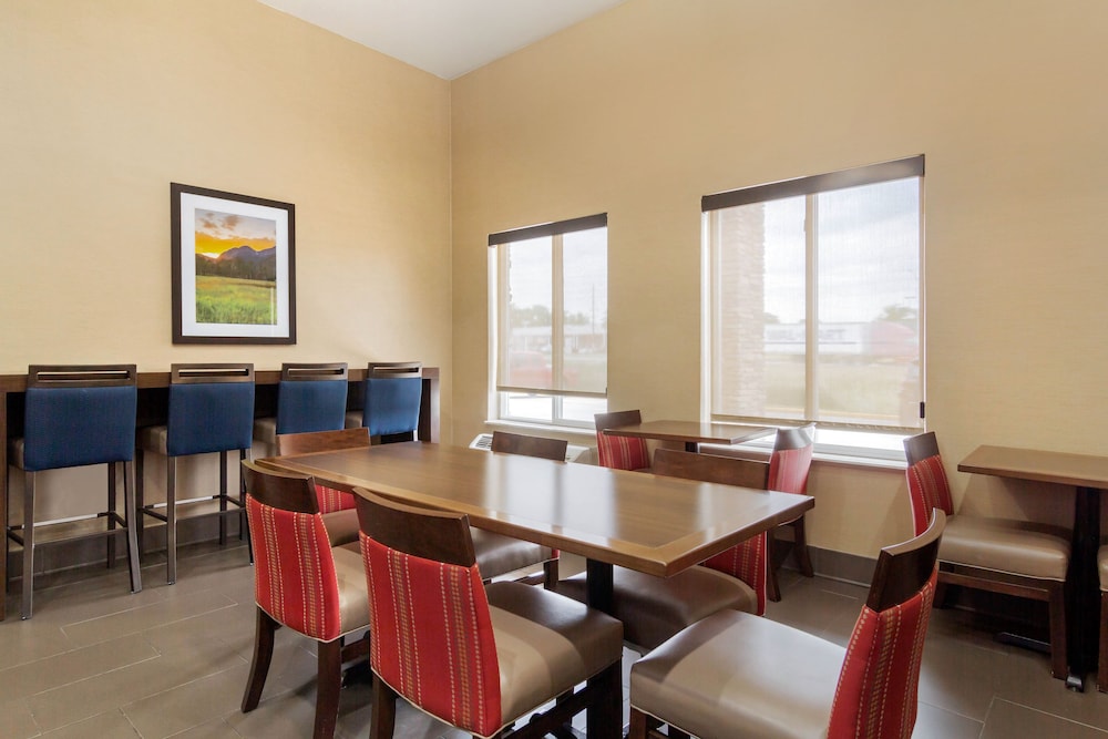 Comfort Inn & Suites Greeley - photo 43