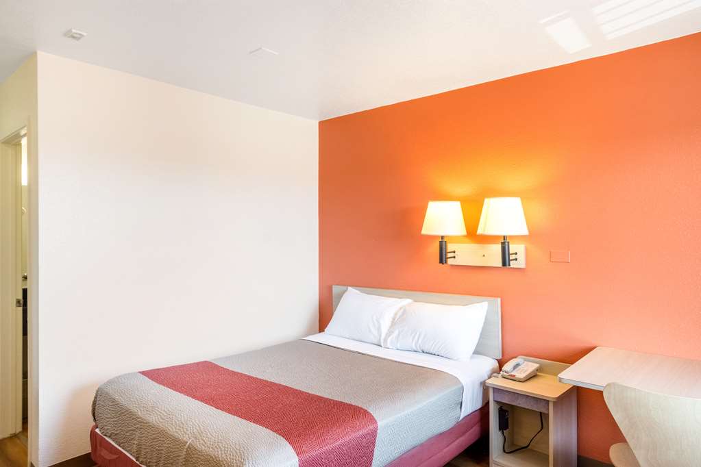 Motel 6 Redding CA Central - photo 13