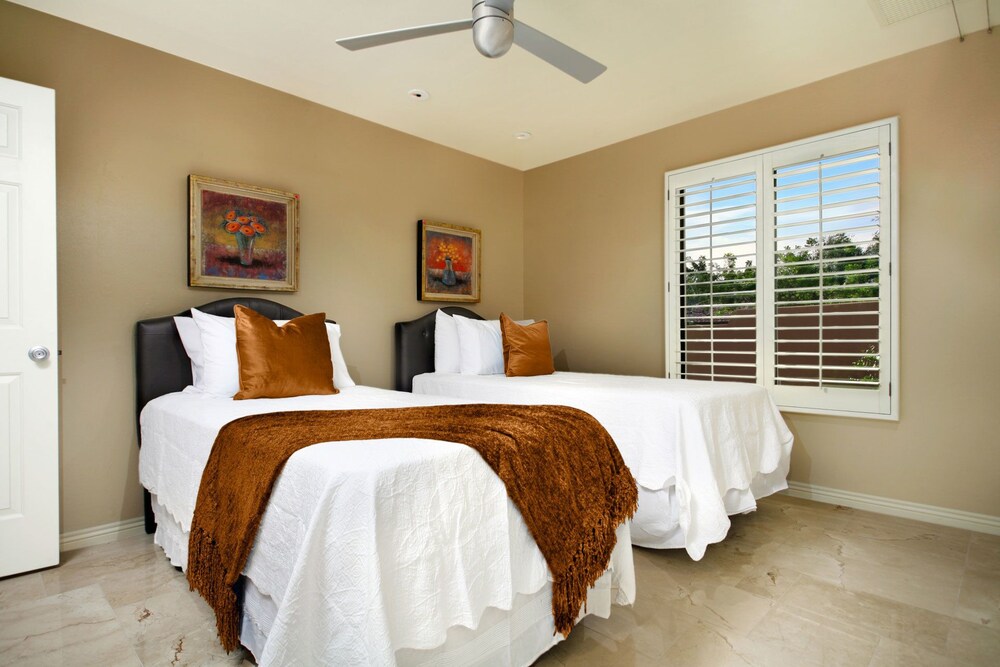 AZ Oasis Heated Pool & Spa Sport Court & Putting Greens Pool Table & Games Scottsdale - photo 9