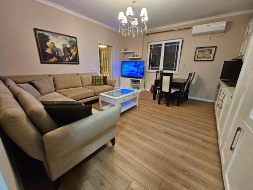 Central Apartment with balcony 2 — 4-Star Luxury Hotel in Tirana, Albania