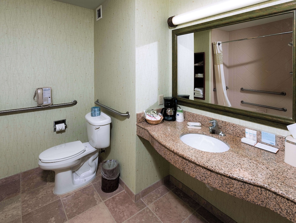 Hampton Inn & Suites Rockland - photo 33