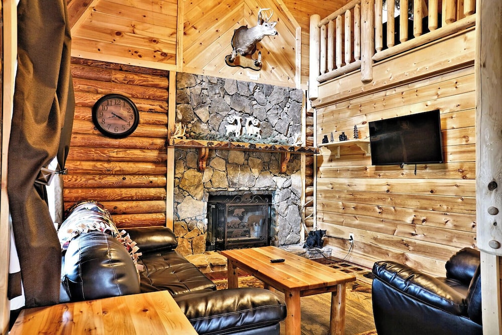 Rustic Get Away - carbon neutral hotel in Sevierville