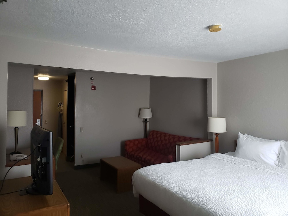 Country Inn & Suites by Radisson Fairview Heights IL - photo 26