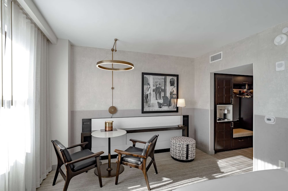 Hotel Fort Des Moines Curio Collection by Hilton - photo 50