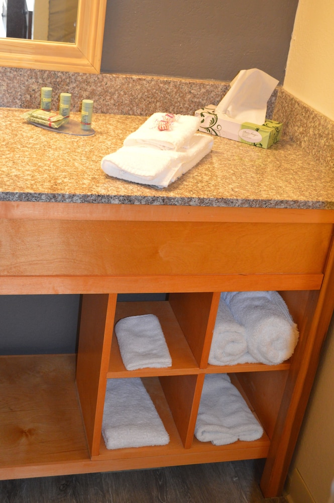 Lake View Inn - photo 16