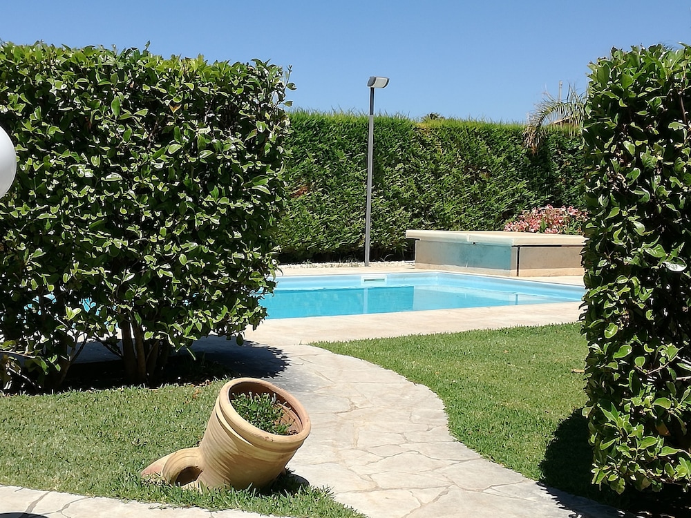 La Lantana — 4-Star Luxury Hotel in Ragusa, Italy