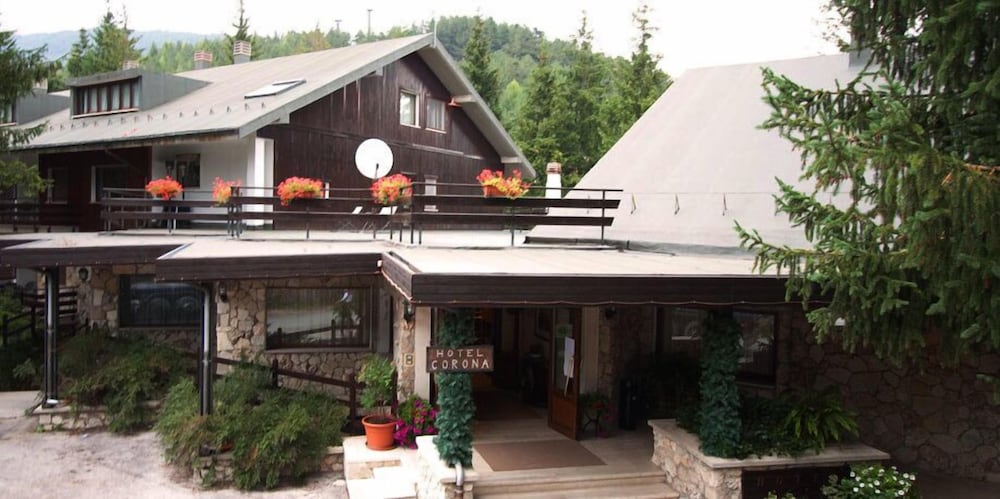 Hotel Corona — hotel in Pescasseroli