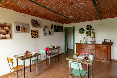 Ca' Nadin Agriturismo — 4-Star Luxury Hotel in San Damiano D'asti, Italy