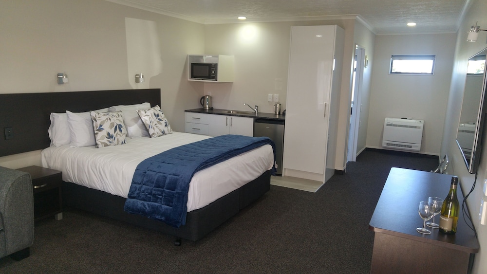 White Heron Motor Lodge — 4-Star Luxury Hotel in Gisborne, New Zealand