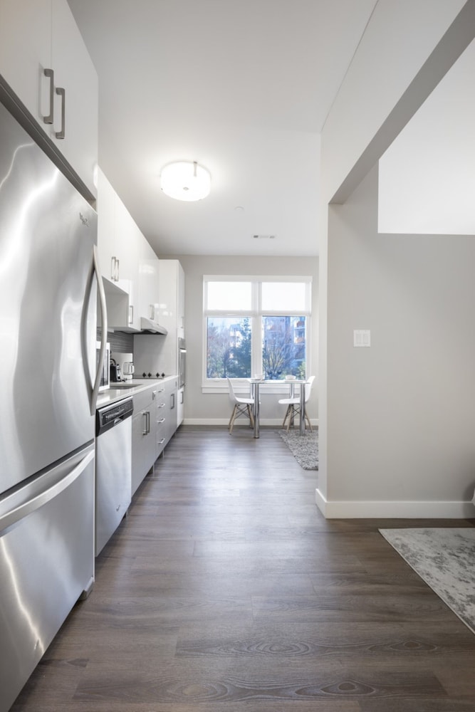 Global Luxury Suites East Boston - photo 17