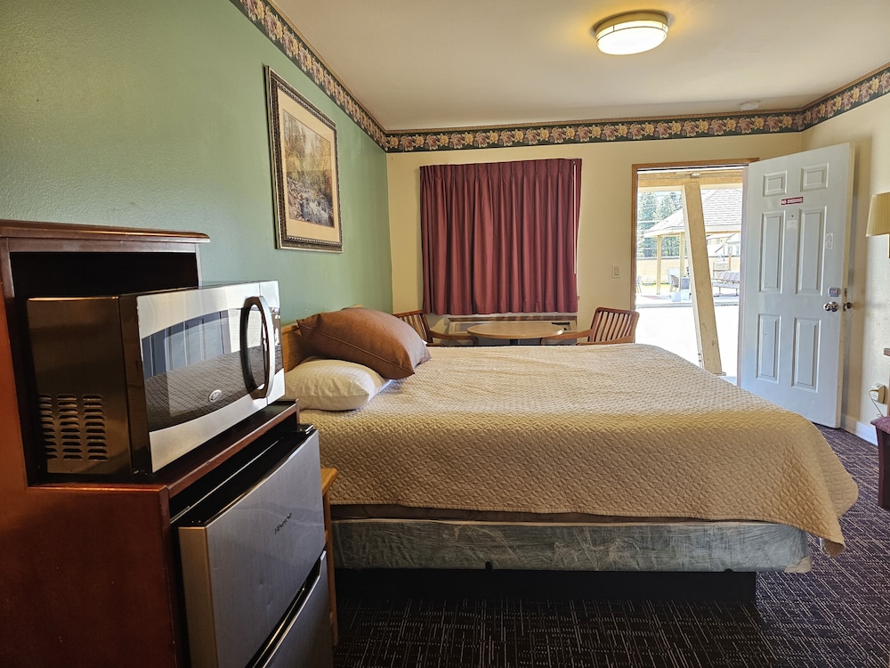 Cle Elum Travelers Inn - photo 16