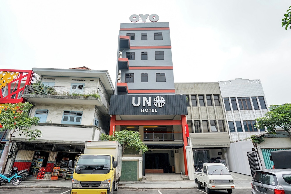 Hotel O Genteng Near Genteng Market Formerly Uno Hotel in Surabaya, Indonesia