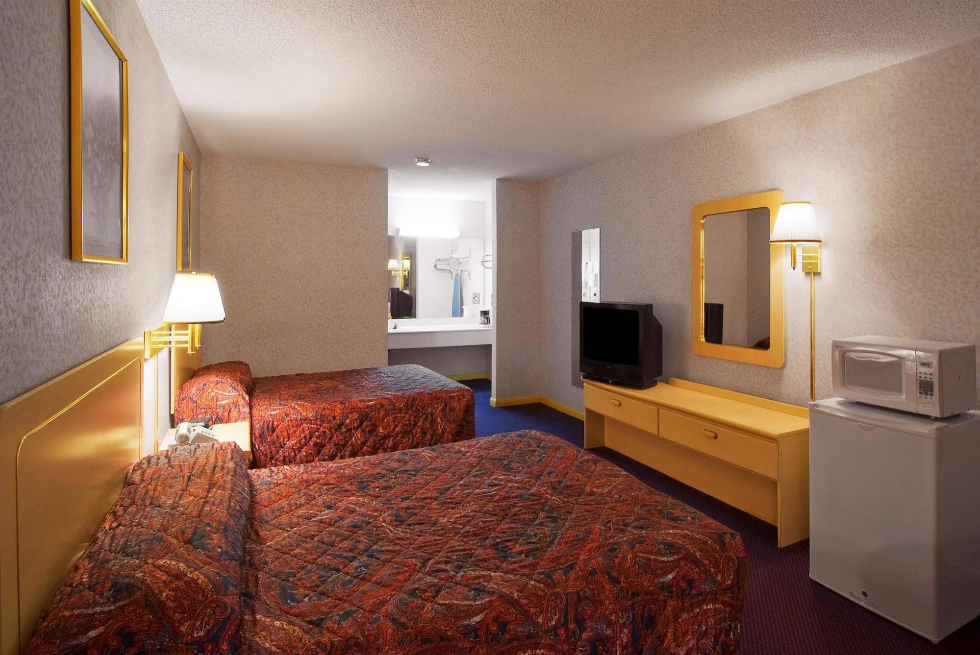 Americas Best Value Inn West Memphis - photo 8