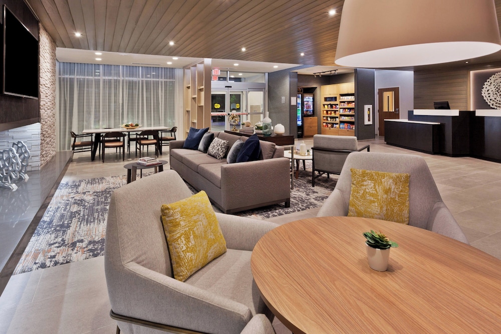 Fairfield Inn & Suites by Marriott Birmingham Colonnade in Birmingham, United States