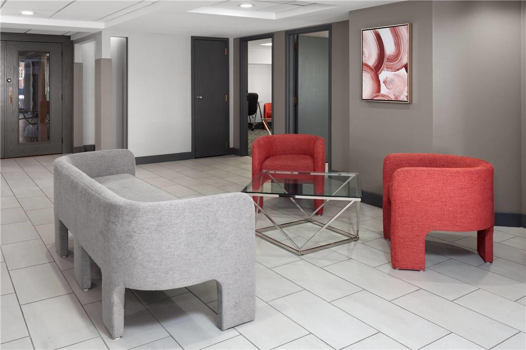 Ramada by Wyndham Milwaukee - photo 8