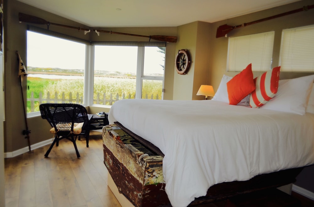 Captain's Inn at Moss Landing - photo 7