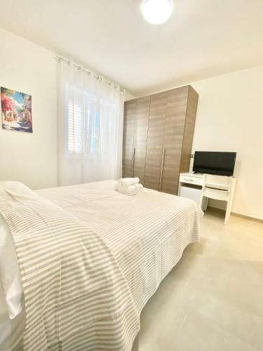 Il Viaggiatore ViaMadonnella in Gaeta, Italy