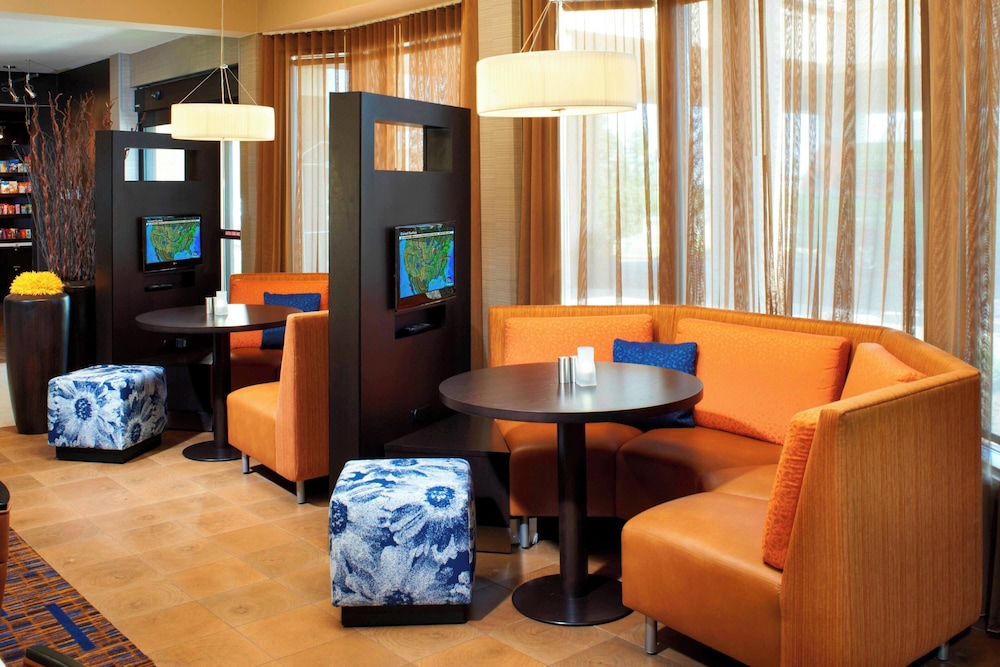 Courtyard by Marriott Rockford - photo 22
