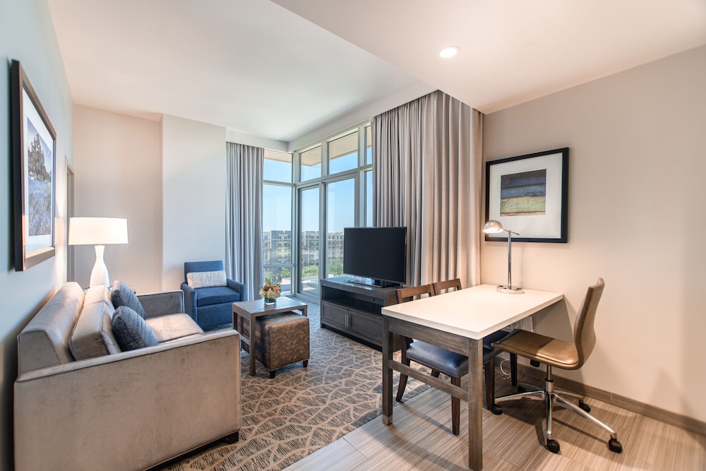 Embassy Suites by Hilton The Woodlands at Hughes Landing - photo 12
