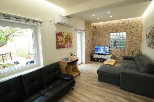 Brand New Apartment with Hidden Garden — 4-Star Luxury Hotel in Palaio Faliro, Greece