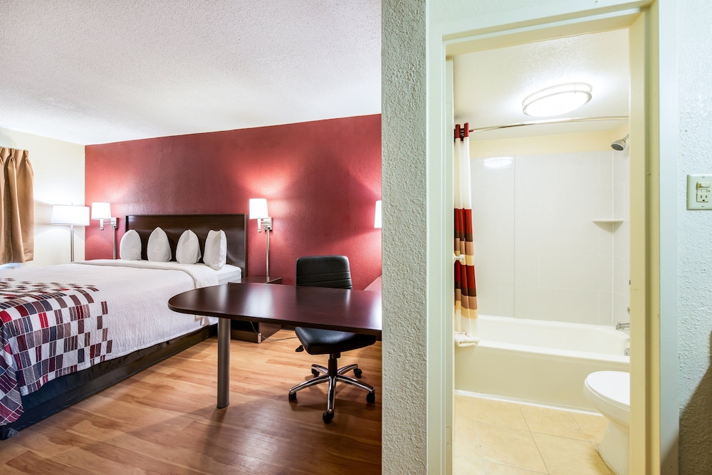 Red Roof Inn Marion IN - photo 9