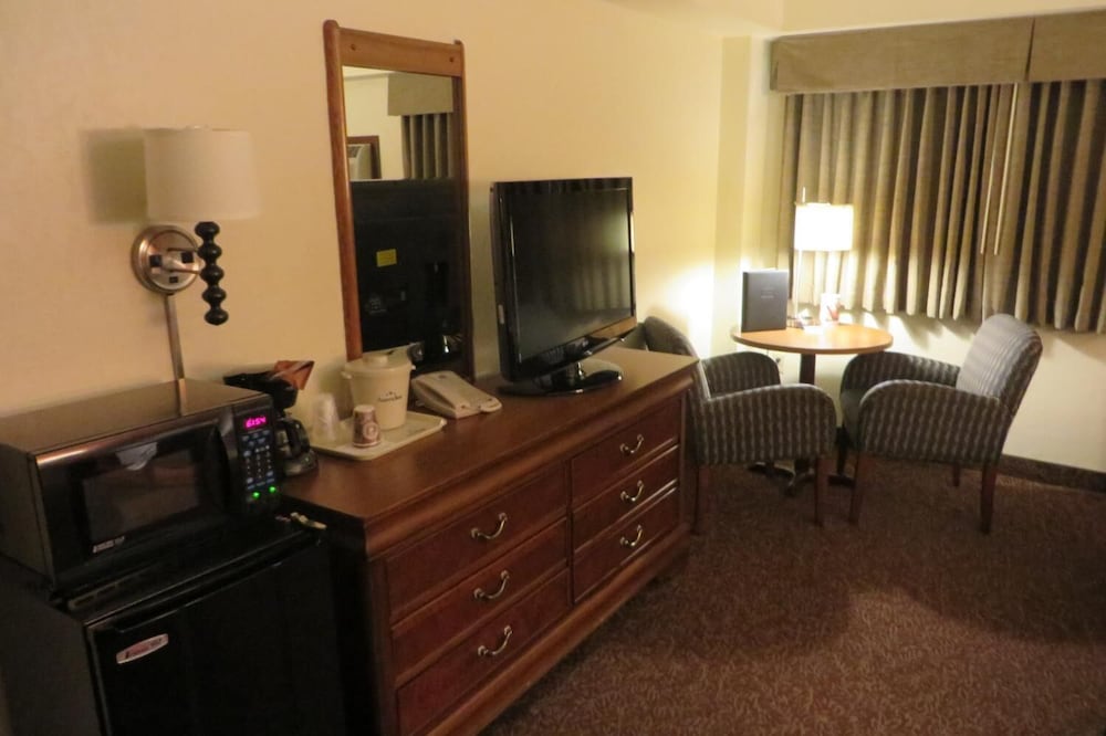 AmericInn by Wyndham Forest Lake - photo 24