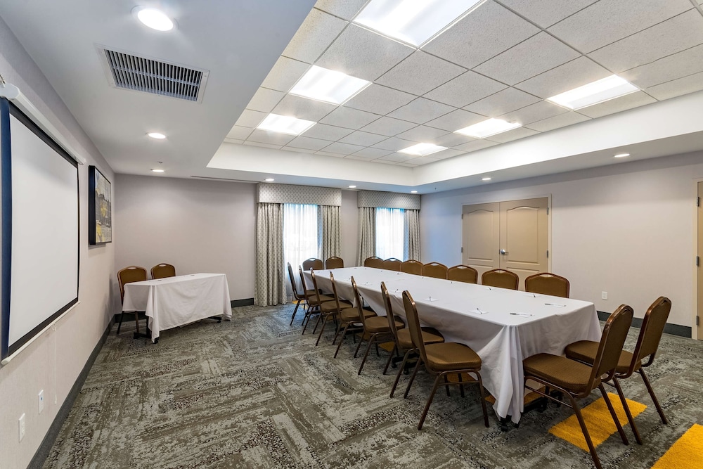 Hampton Inn Lockport Buffalo - photo 35