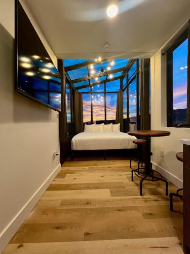 Hidden Abode - carbon neutral hotel in Unknown City