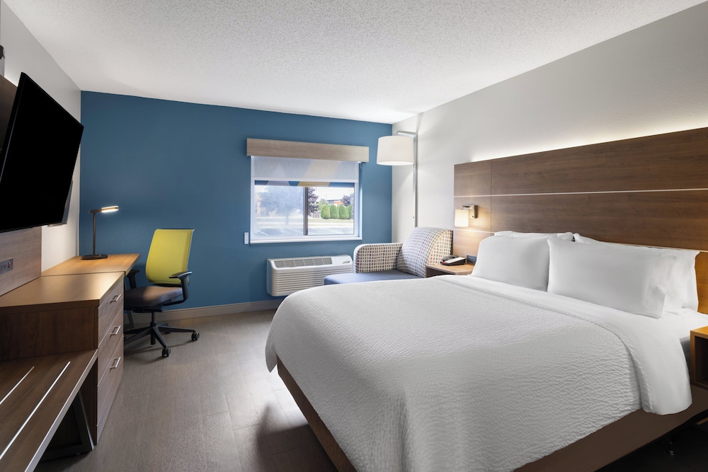 Holiday Inn Express Sheboygan Kohler by IHG - photo 37