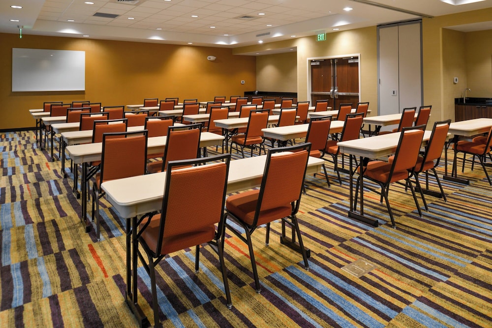 Fairfield Inn & Suites by Marriott Orlando East UCF Area - photo 56