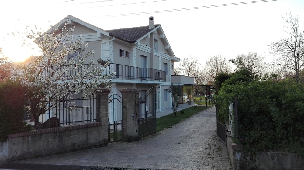 Hotel Il Ciliegio — hotel in Santo Stefano Del Sole