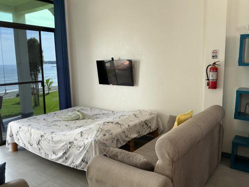 Bamboobeachvilla1 Ac New Oceanfront Pool Sunsetview Garden Kitchen Satellite Starlink Wi Fi — hotel in Dimiao