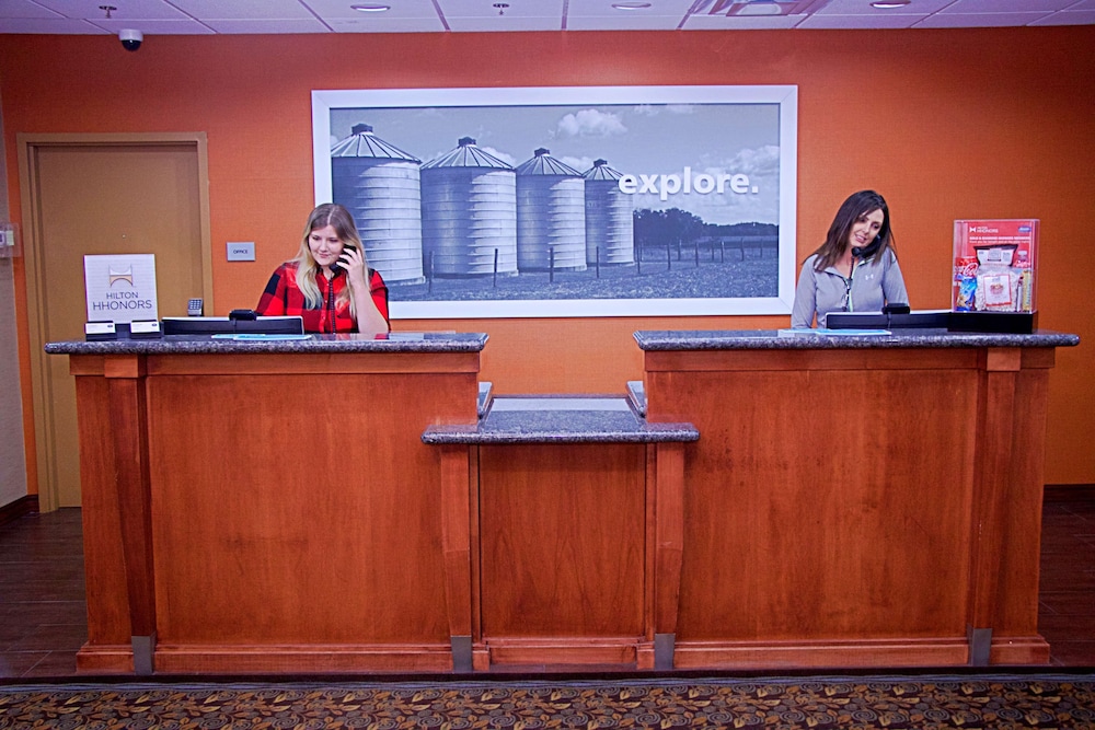 Hampton Inn Sidney NE - photo 3