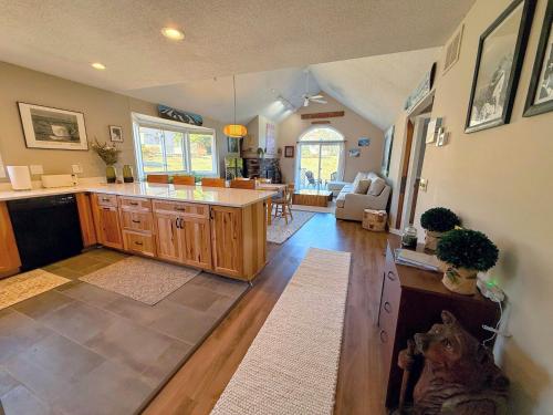 F4 Warm Fairway Village Townhome mountain views and large lawn So much to do - photo 49